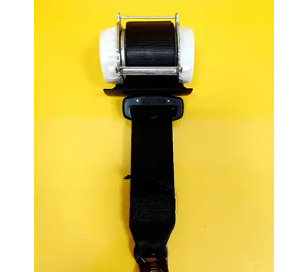 Rear seatbelt