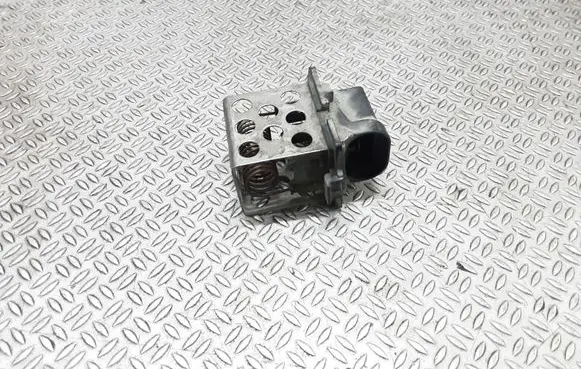 Nissan Primastar Coolant fan relay 8200045082