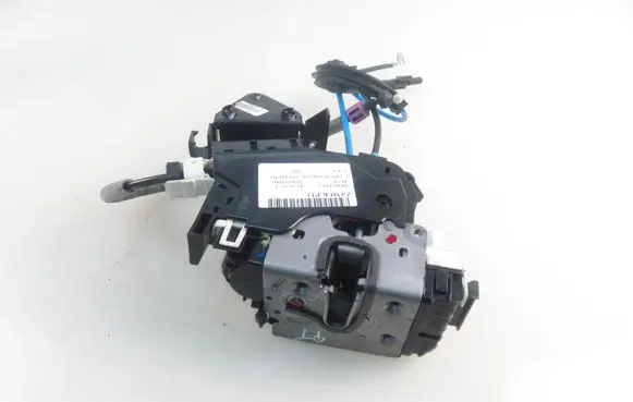 Mercedes-Benz C W204 Rear door lock 2047301435