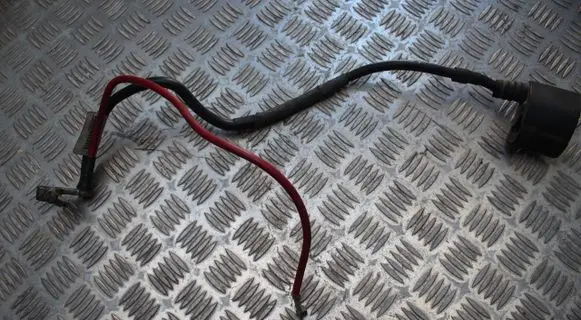 Volkswagen Golf V Positive cable (battery) 1K0971228L