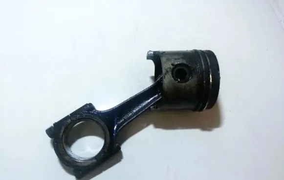 Citroen Berlingo Piston with connecting rod