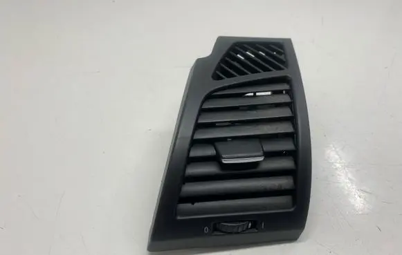 BMW 1 E81 E87 Dashboard side air vent grill/cover trim 7059187