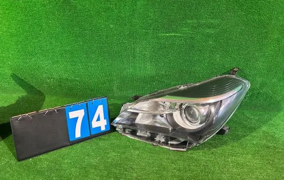 Toyota Yaris Headlight/headlamp