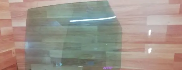 Rear door window glass