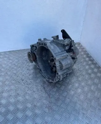 Volkswagen PASSAT B7 Manual 6 speed gearbox LNZ
