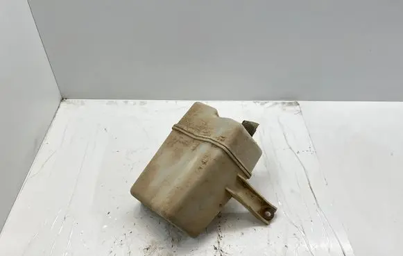 Toyota RAV 4 (XA30) Windshield washer fluid reservoir/tank 1789428110