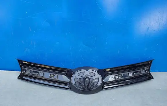 Toyota Proace Front bumper upper radiator grill 9811847177