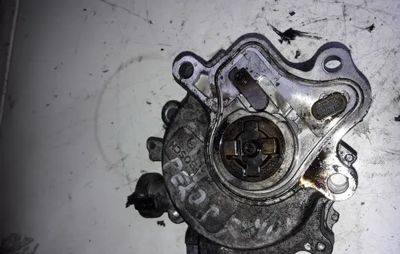Peugeot 407 Vacuum pump