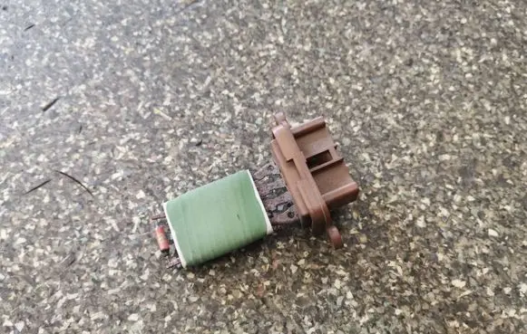 Fiat Bravo Heater blower motor/fan resistor B837