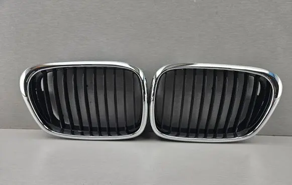 Front bumper upper radiator grill