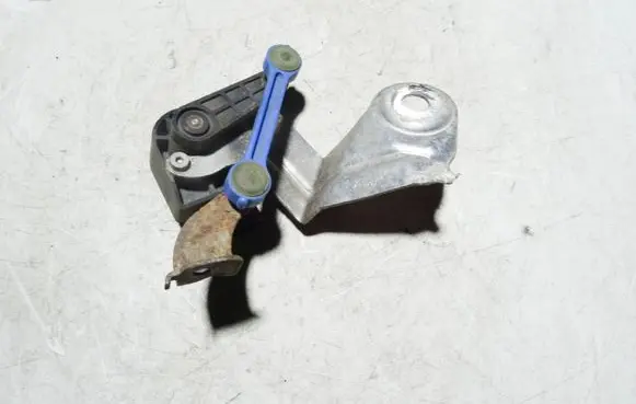 Audi A4 S4 B6 8E 8H Air suspension front height level sensor 