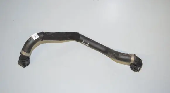 Engine coolant pipe/hose