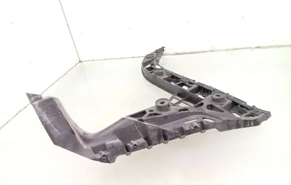 Volkswagen Jetta VI Rear bumper mounting bracket 5C6807393C