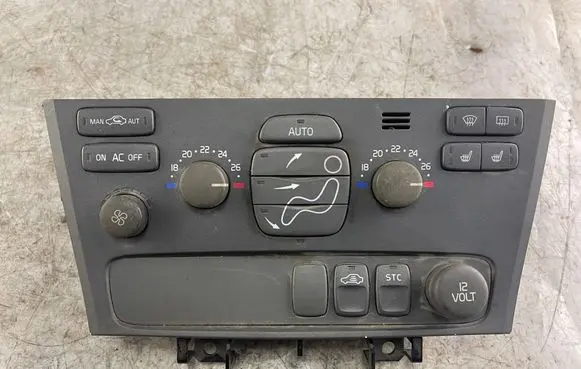 Volvo S60 Climate control unit 8682930