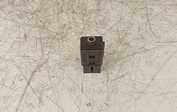 Volkswagen Sharan AUX in-socket connector 5Q0035724