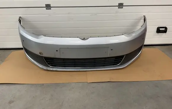 Volkswagen Touran II Front bumper 