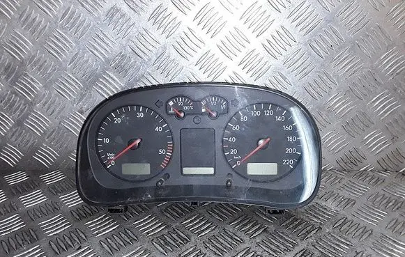 Volkswagen Golf IV Speedometer (instrument cluster) 1J0920805F