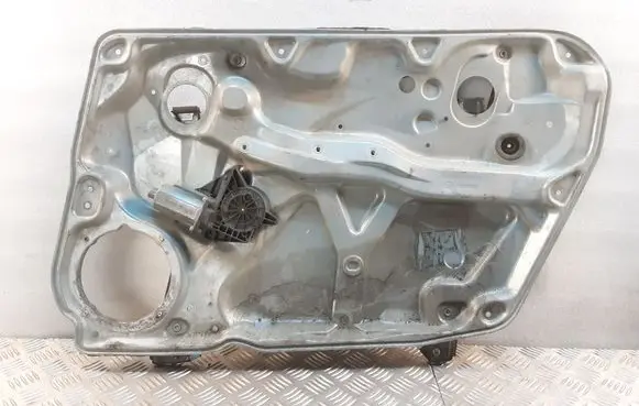 Volkswagen PASSAT B5.5 Front door window regulator with motor 3B4837756D