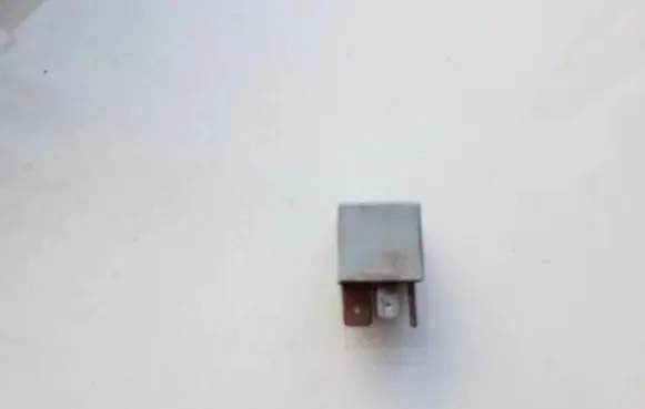 Volkswagen Golf III Other relay 191937503 22204007