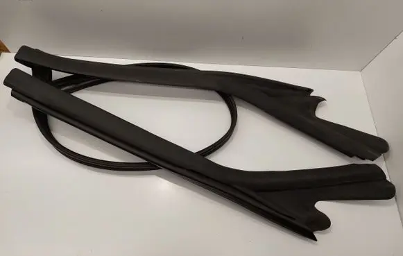 Audi A3 S3 8P Sunroof sealing rubber 8P7871465B