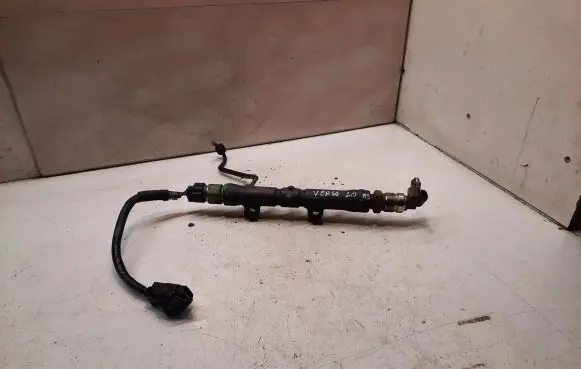 Toyota Corolla Verso E121 Fuel main line pipe