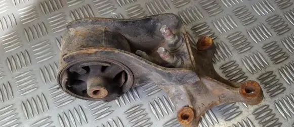 KIA Carnival Engine mount bracket