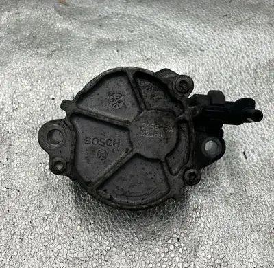 Ford Focus Vacuum pump D1563A2206U