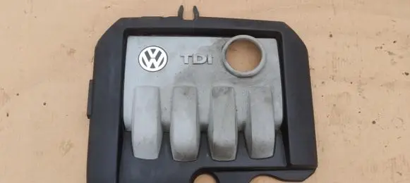 Volkswagen Golf V Engine cover (trim) 03G103925BP