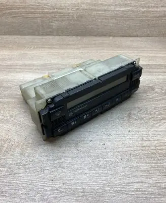 Volkswagen PASSAT B5 Climate control unit 1J1907044