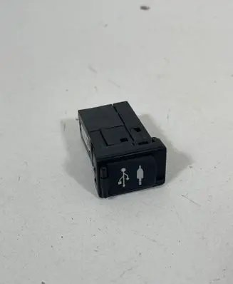 Toyota C-HR I USB socket connector 86190F4010 86190F3910