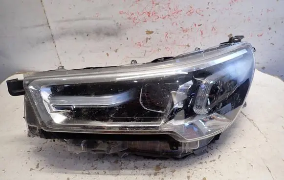 Toyota Hilux VIII Headlight/headlamp 549844654684