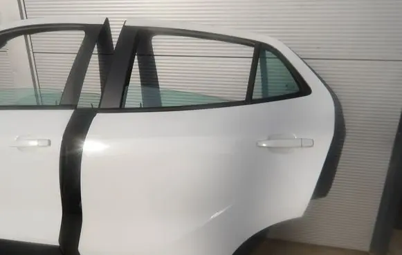 Opel Mokka X Rear door