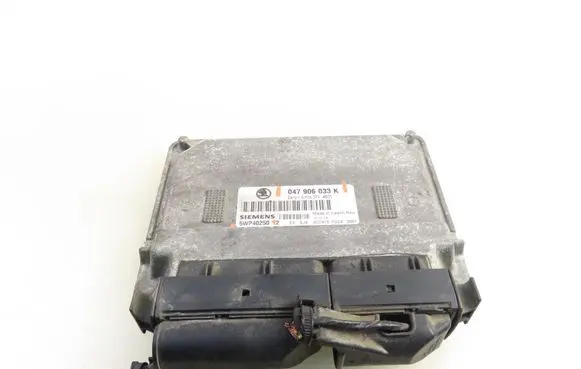 Skoda Fabia Mk1 (6Y) Engine control unit/module 5WP40250 047906033K