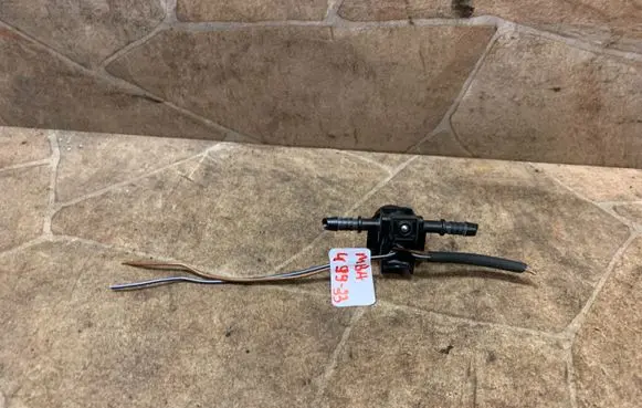 Mercedes-Benz E W212 Windshield washer spray nozzle 3U014