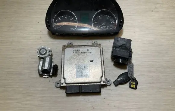 Mercedes-Benz Sprinter W906 Engine control unit/module A6519000601 28277619 A6519019400