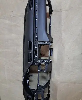 Volkswagen PASSAT B7 Dashboard ZSB3C1857003