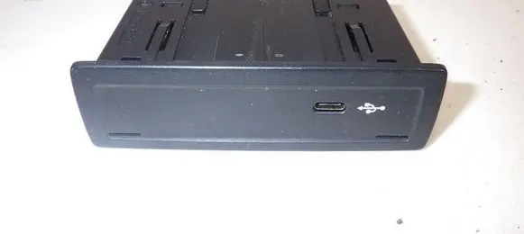 Mercedes-Benz B W247 USB socket connector A2478203902