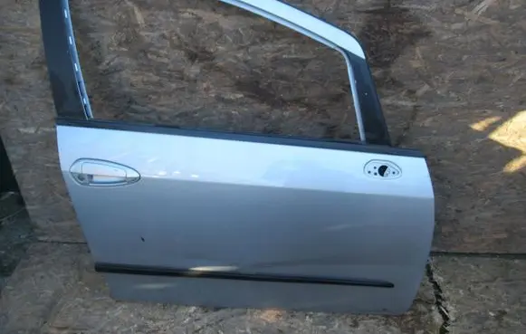 Fiat Grande Punto Front door