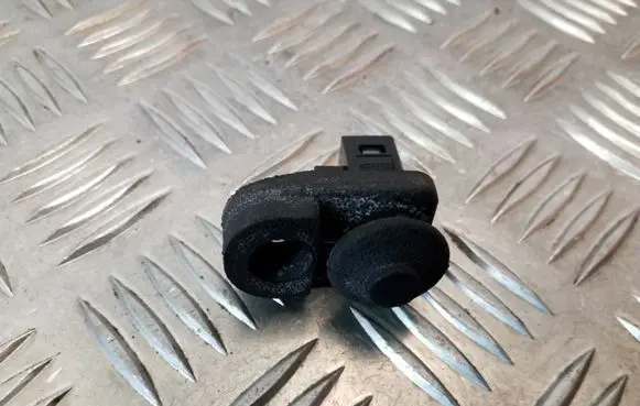 Nissan Juke I F15 Rear door sensor 