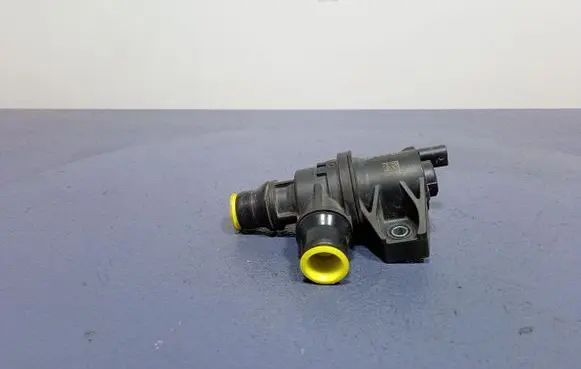 BMW iX Coolant level relay 9896408