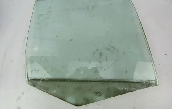 Volkswagen Golf IV Rear door window glass 