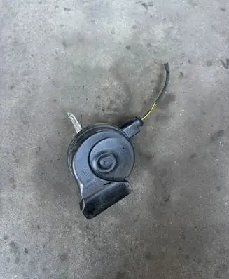 Skoda Fabia Mk3 (NJ) Horn signal 5Q0951223B