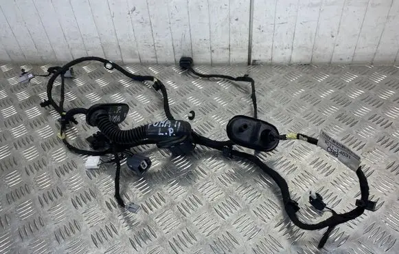 Ford Puma Front door wiring loom R1TT14631CBB 14497299