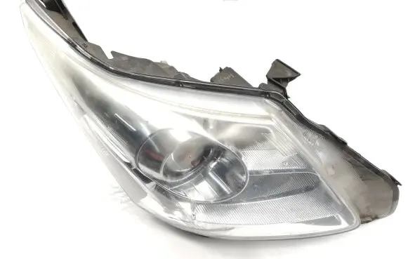 Toyota Avensis T270 Headlight/headlamp