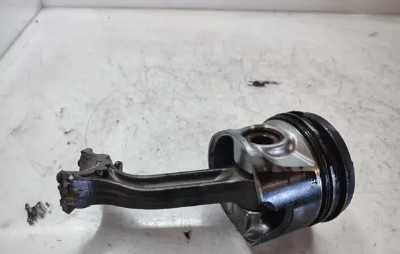 Piston