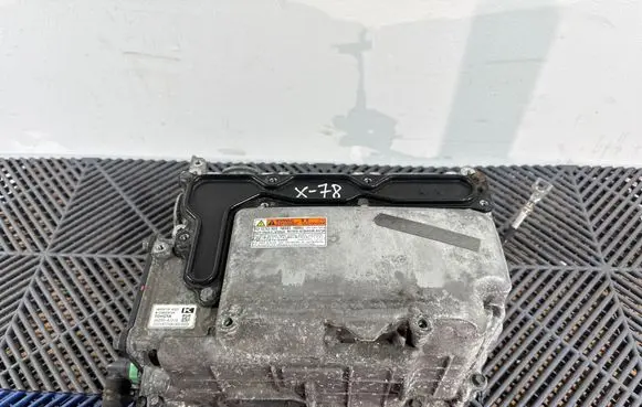 Toyota Prius+ (ZVW40) Voltage converter inverter G920047210 147210A13C070