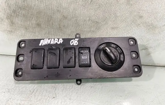 Nissan Navara D40 Differential lock switch 