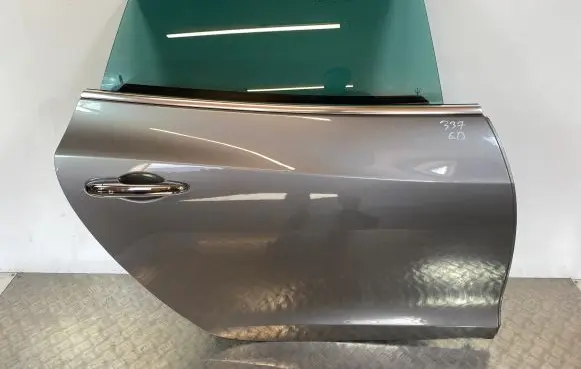 Maserati Quattroporte Rear door