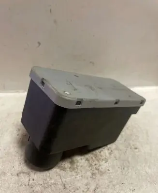 Volkswagen Golf III Central locking vacuum pump 1H0962257