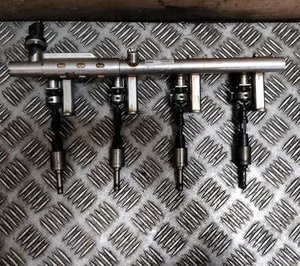 Ford Fiesta Fuel injectors set 0261555119